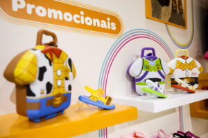 Ao infinito e além: Toy Story 5 é inspiração para coleções de calçados infantis 
